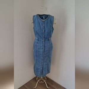 Vintage- Gloria Vanderbilt Denim Button-down Pencil Dress, Size Petite Small.